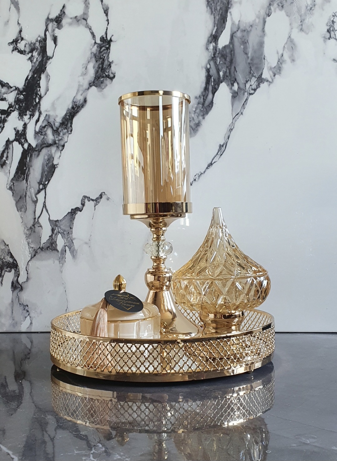 Elegantiškas stiklinis indas ant kojelės "Gold Diamond"