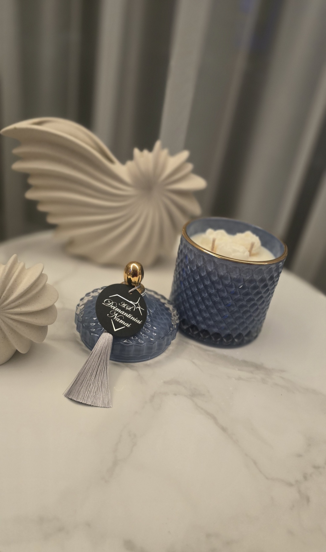 Šviesiai mėlyna žvakė ,,Crystal XL" 500 ml.