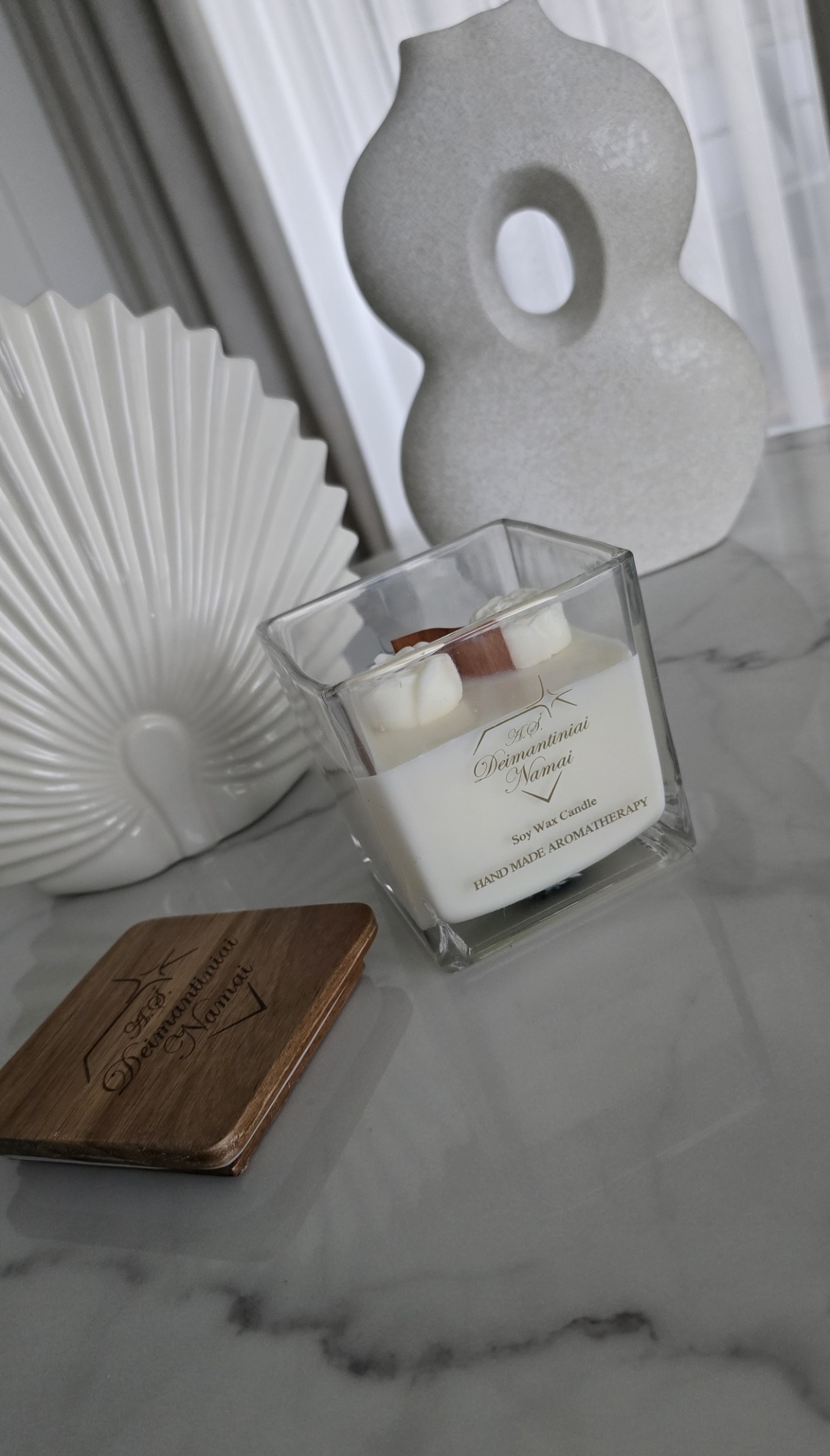 Spragsinti aromaterapinė žvakė ,,Skaidri" 500 ml.