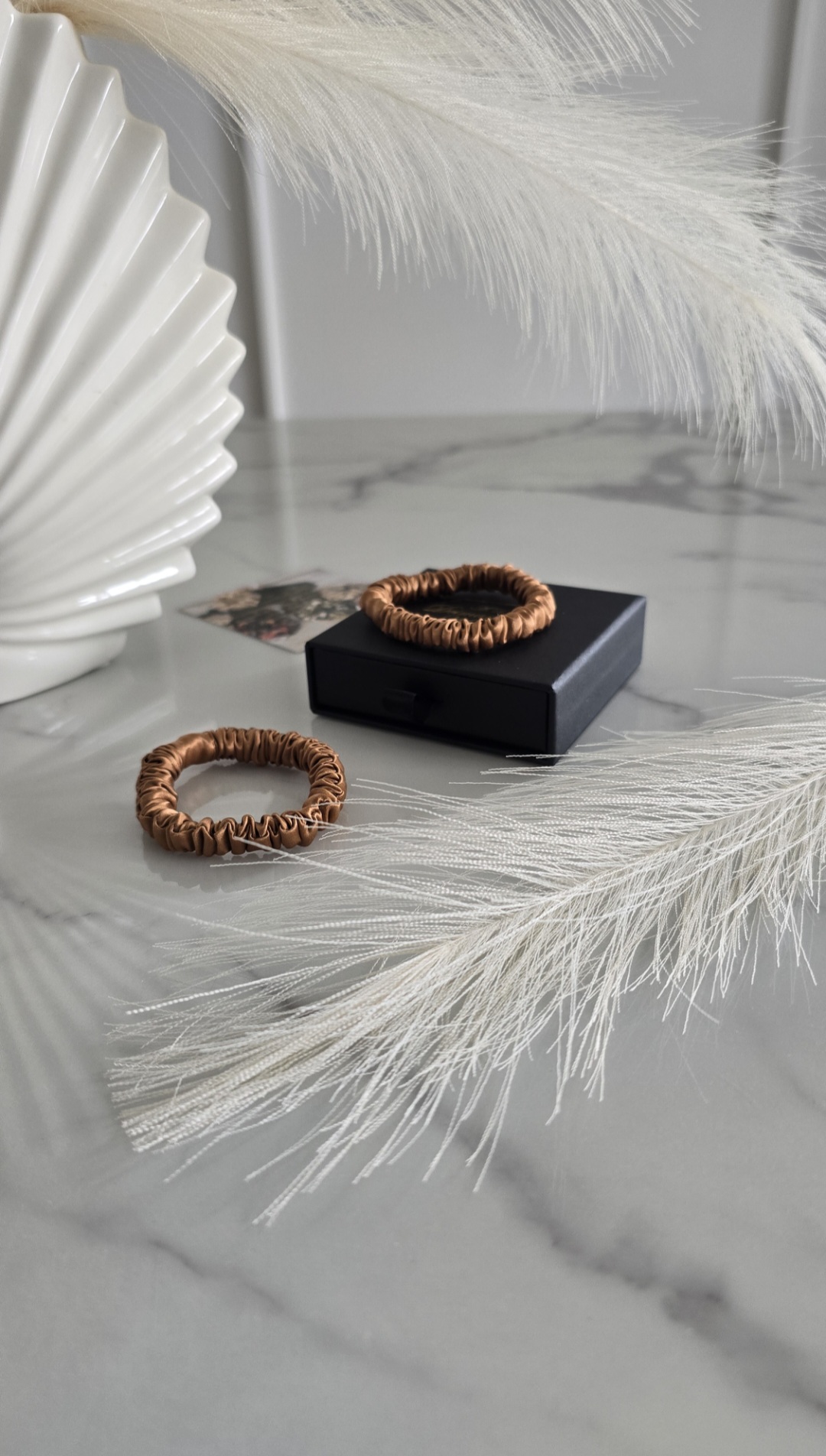 100% Mulberry šilko plaukų gumytė - karamelinė, XS dydis