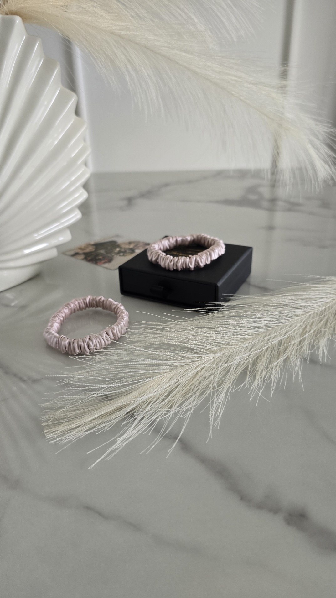100% Mulberry šilko plaukų gumytė - šviesiai rožinė, XS dydis